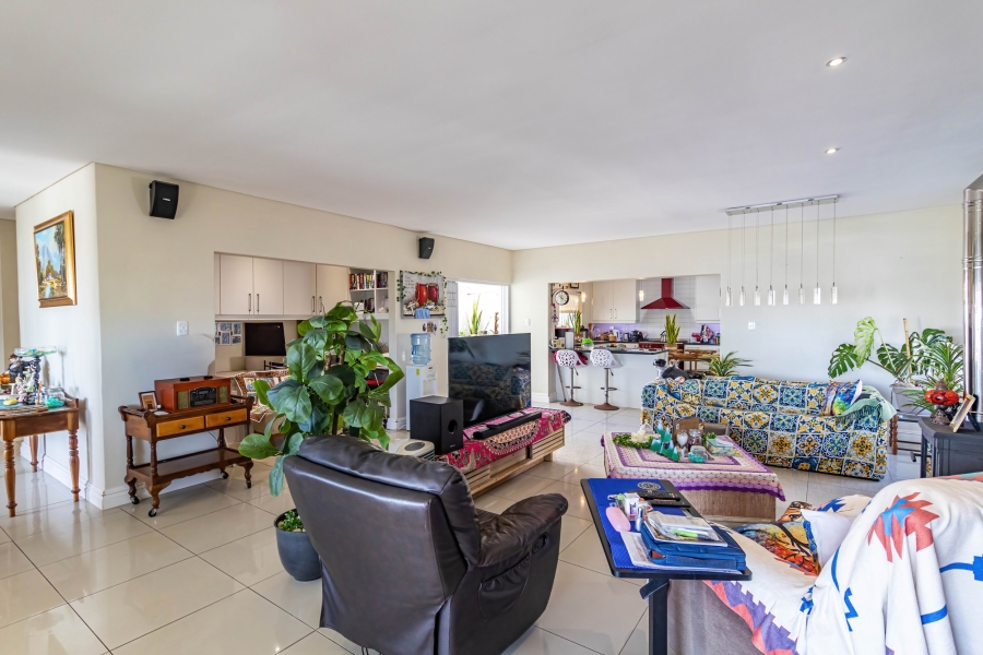 3 Bedroom Property for Sale in Yzerfontein Western Cape